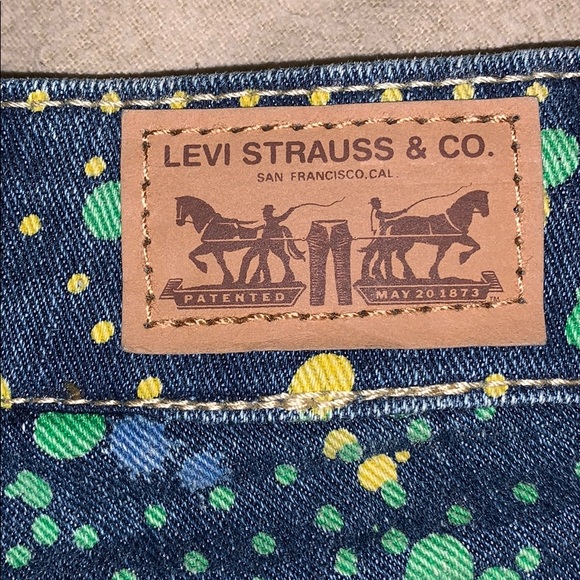 Levi shorts - Picture 3 of 5